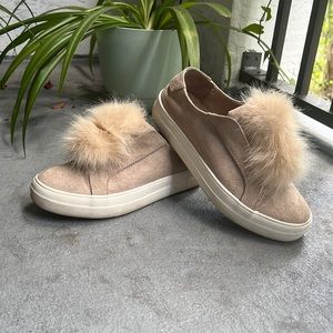 Candie’s Pom Sneakers Size 7.5
